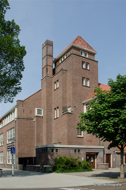 Hoek Dongestraat - Geulstraat.
              <br/>
              Annemarieke Verheij, 2013-07-06